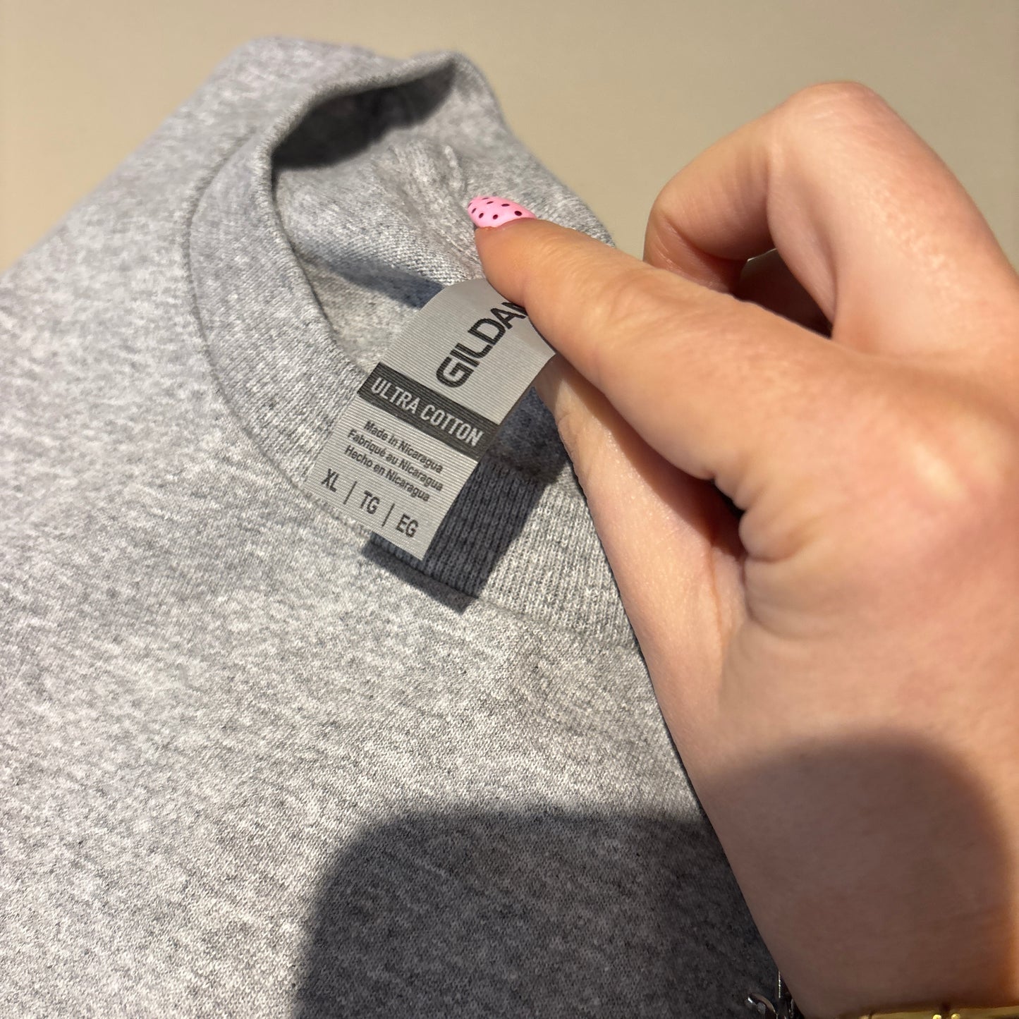 XL MARL BURNING ALL THE WITCHES TEE