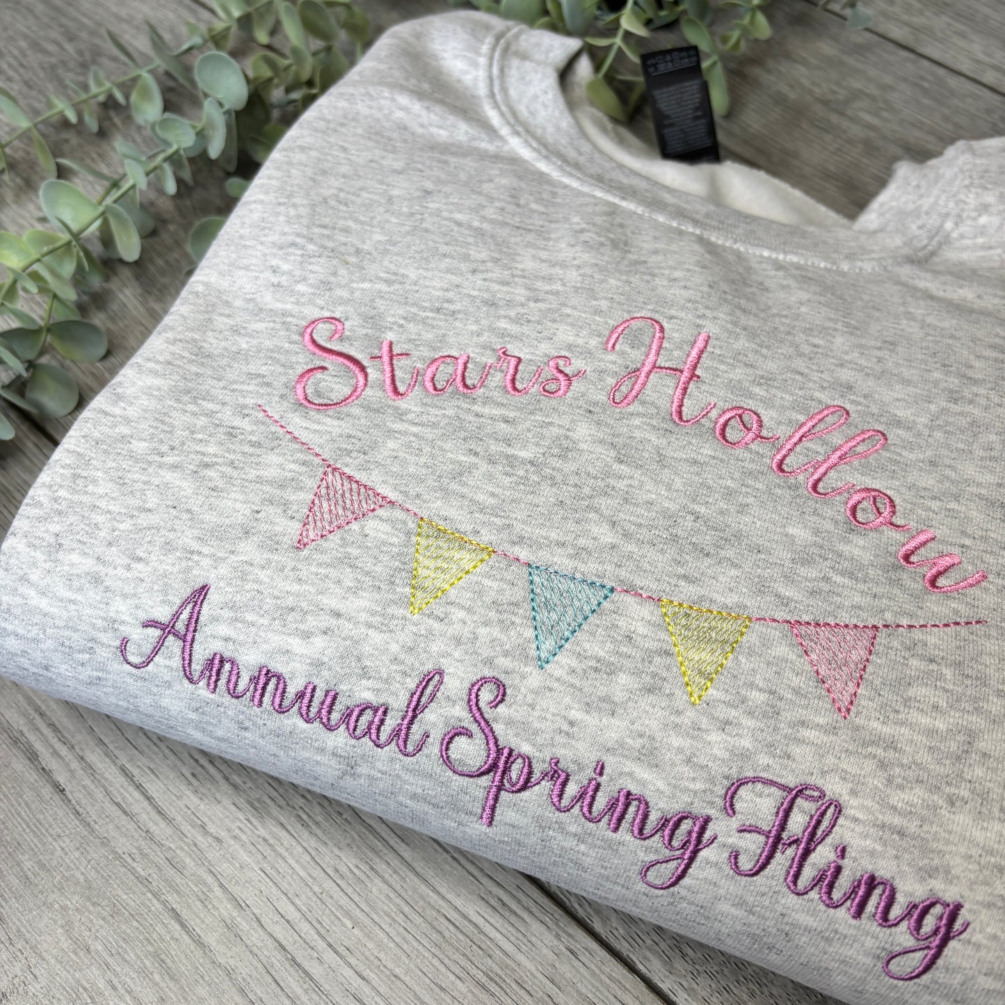 STARS HOLLOW ANNUAL SPRING FLING EMBROIDERED SWEATSHIRT