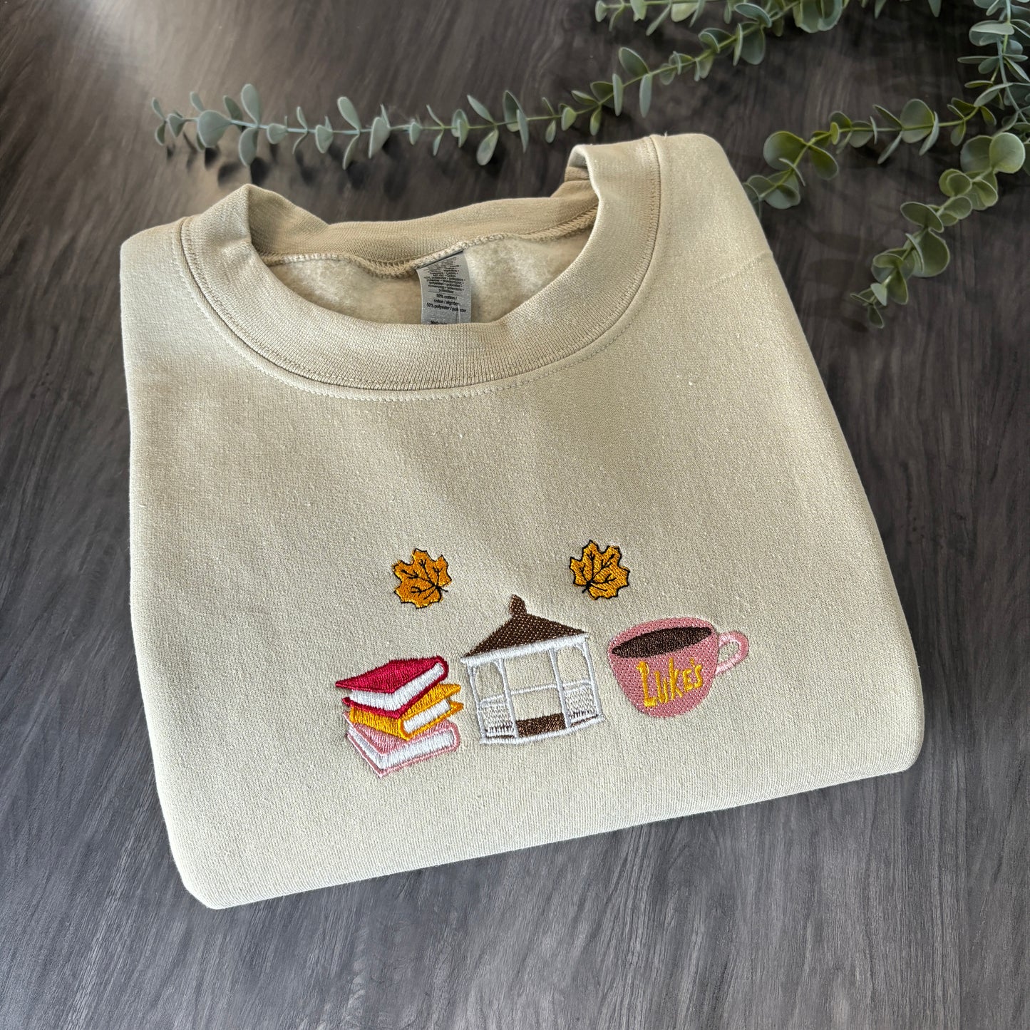 GILMORE GIRLS EMBROIDERED SWEATSHIRT