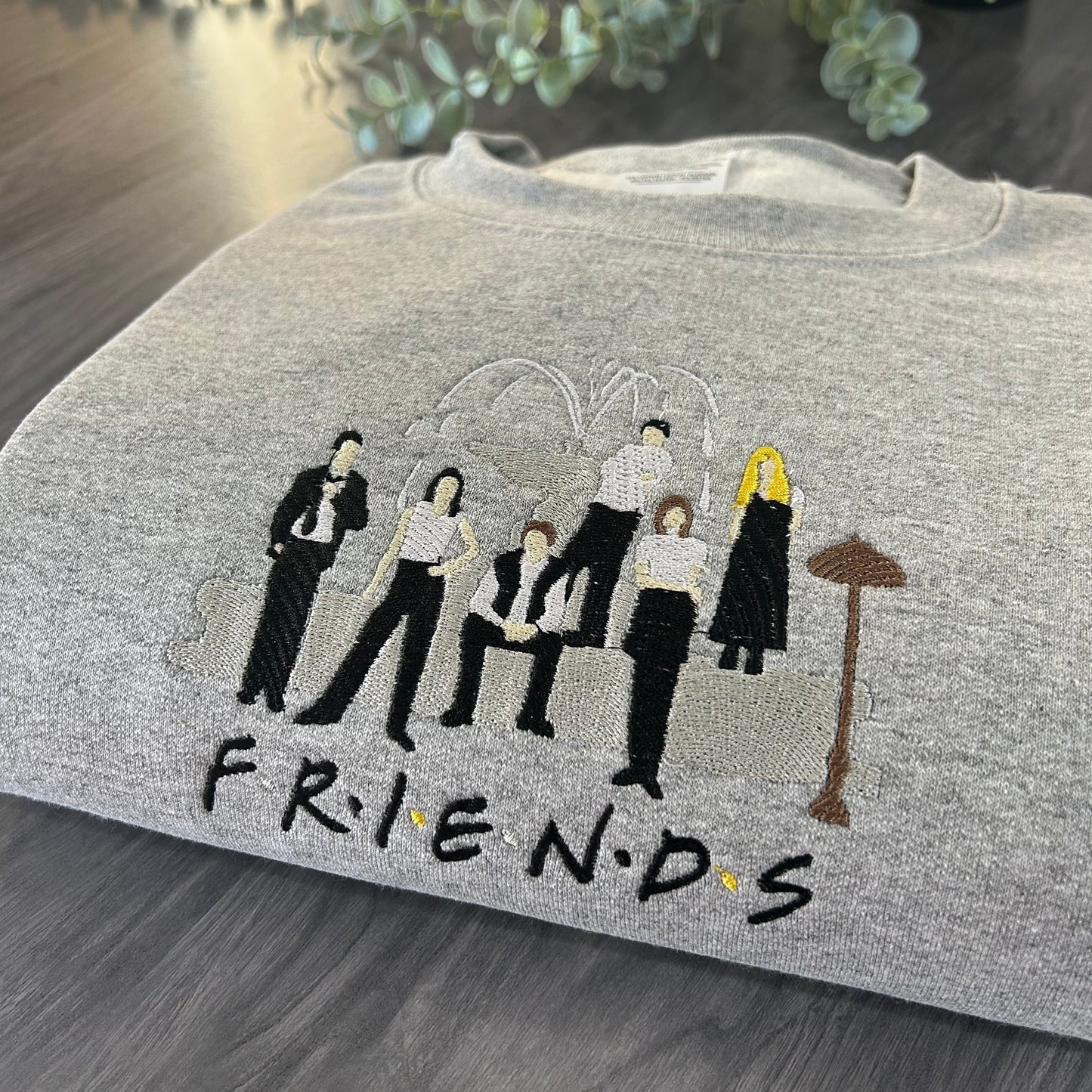 FRIENDS EMBROIDERED SWEATSHIRT
