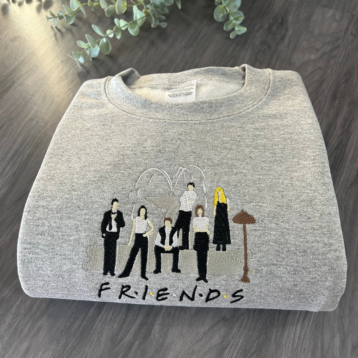 FRIENDS EMBROIDERED SWEATSHIRT