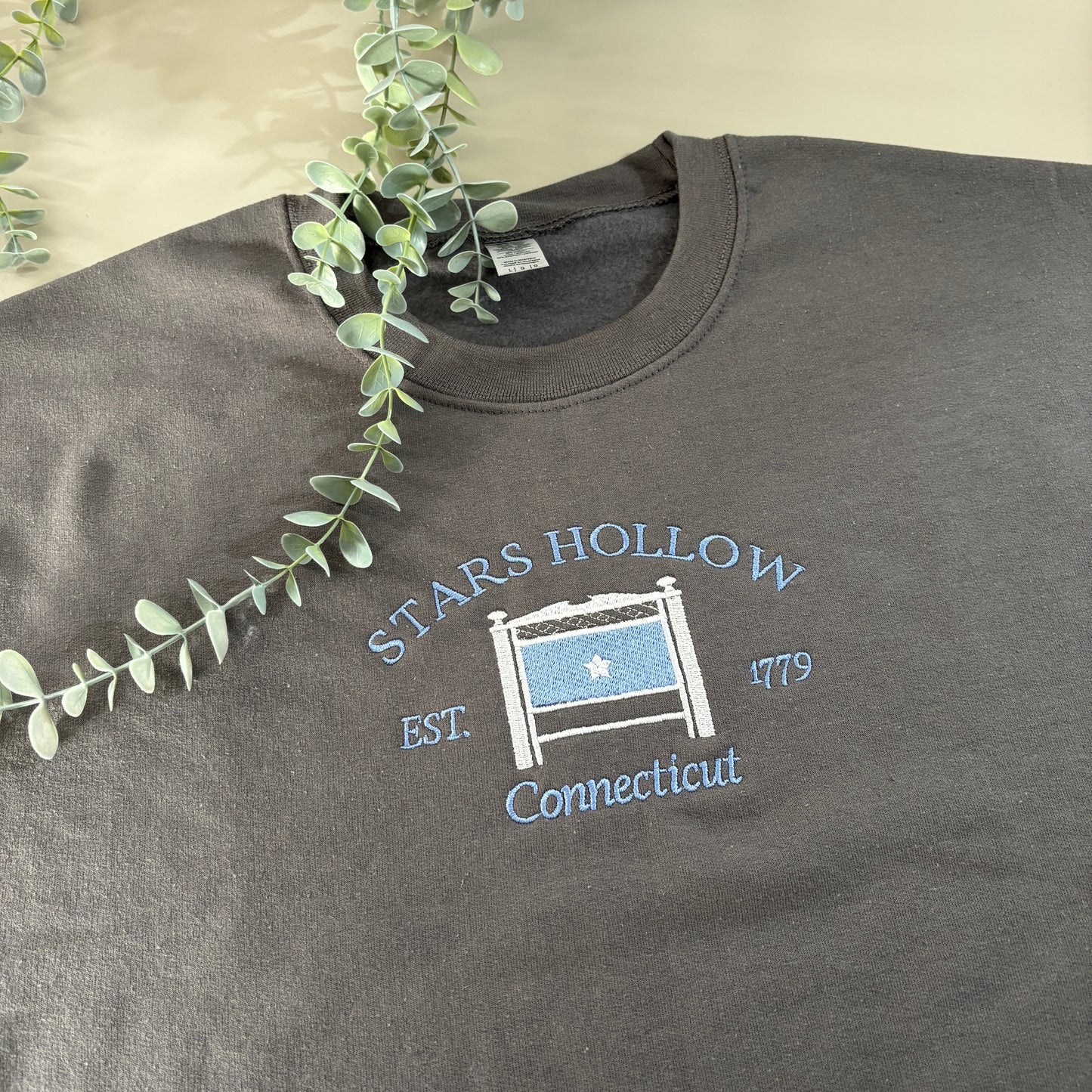 STARS HOLLOW 1779 EMBROIDERED SWEATSHIRT