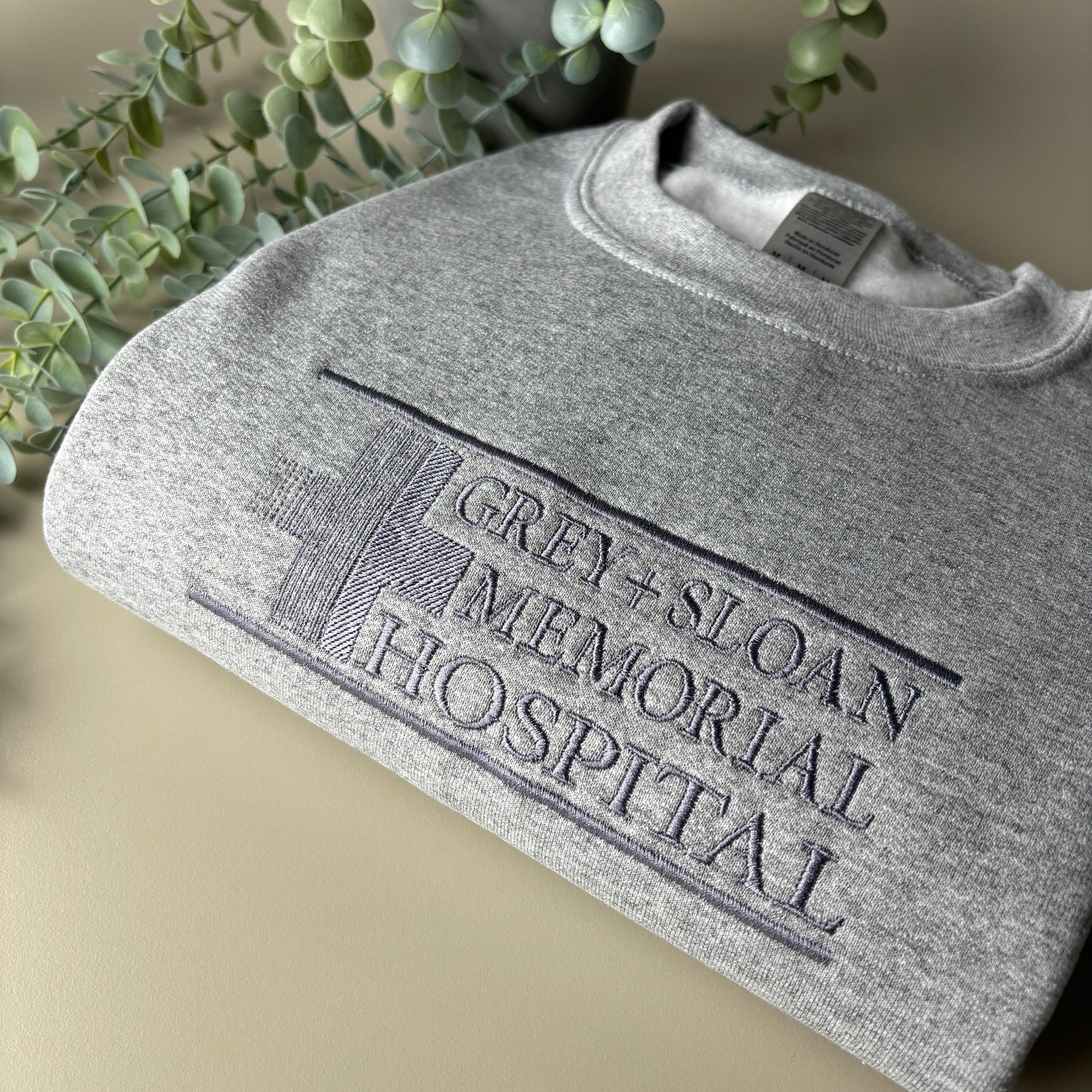 GREYS ANATOMY EMBROIDERED SWEATSHIRT