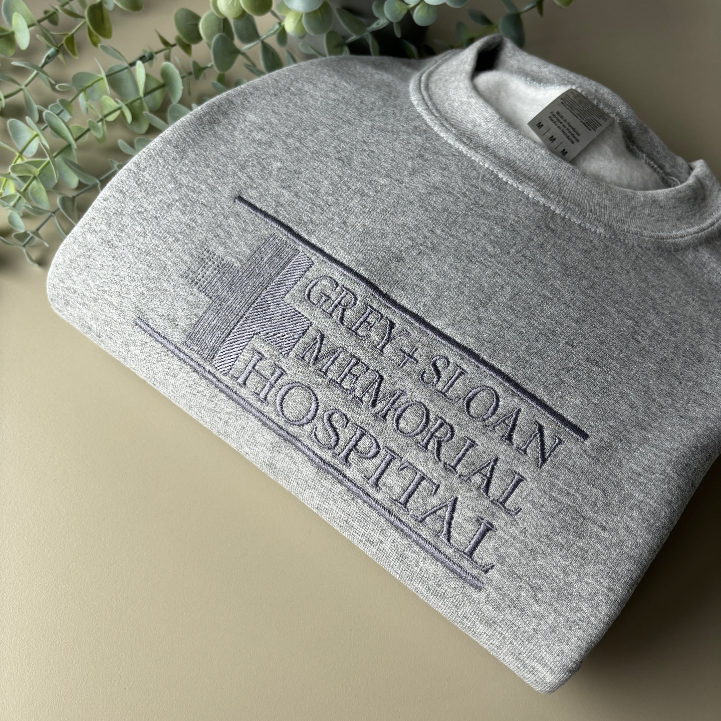 GREYS ANATOMY EMBROIDERED SWEATSHIRT