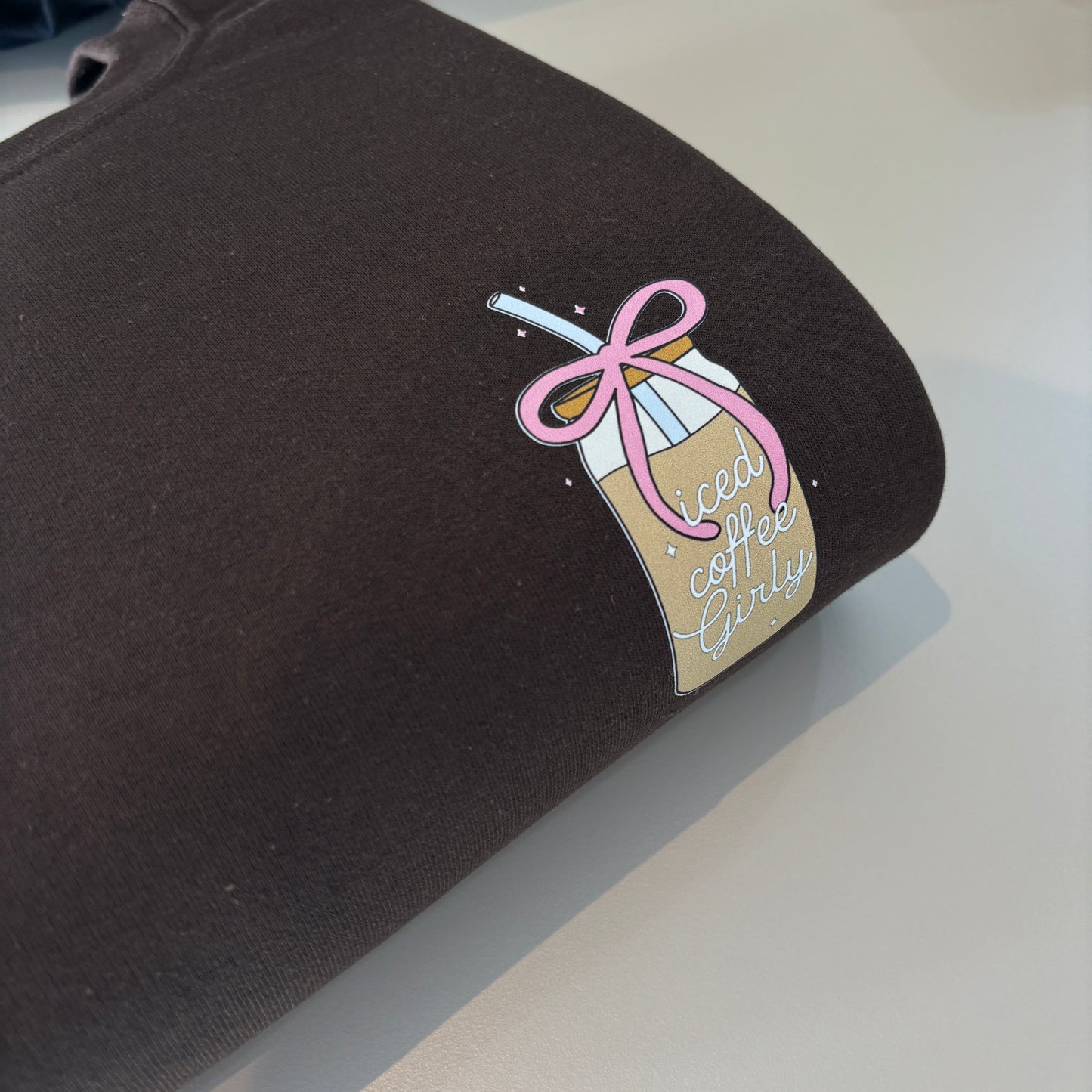 ICED COFFEE GIRLIE PRINTED T-SHIRT/SWEATSHIRT