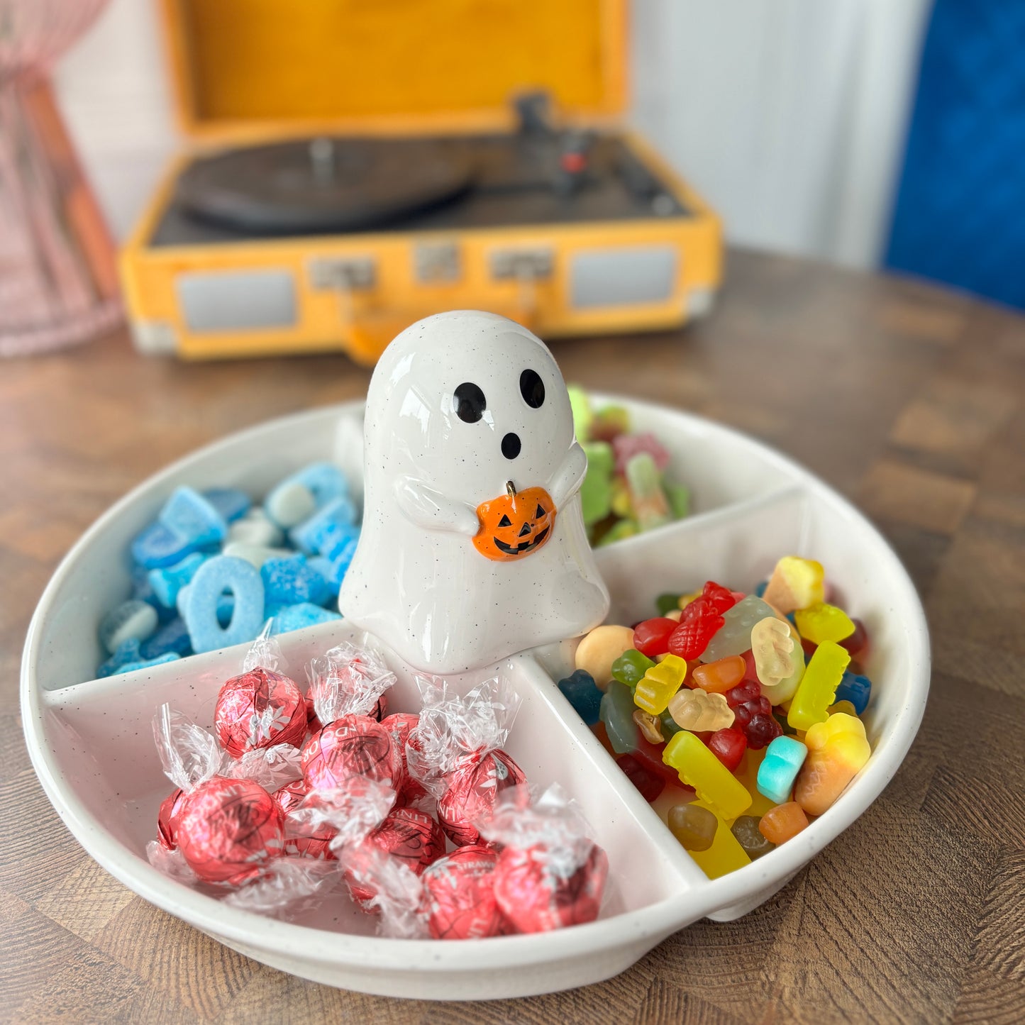 SPOOKY GHOST CERAMIC SNACK DISH