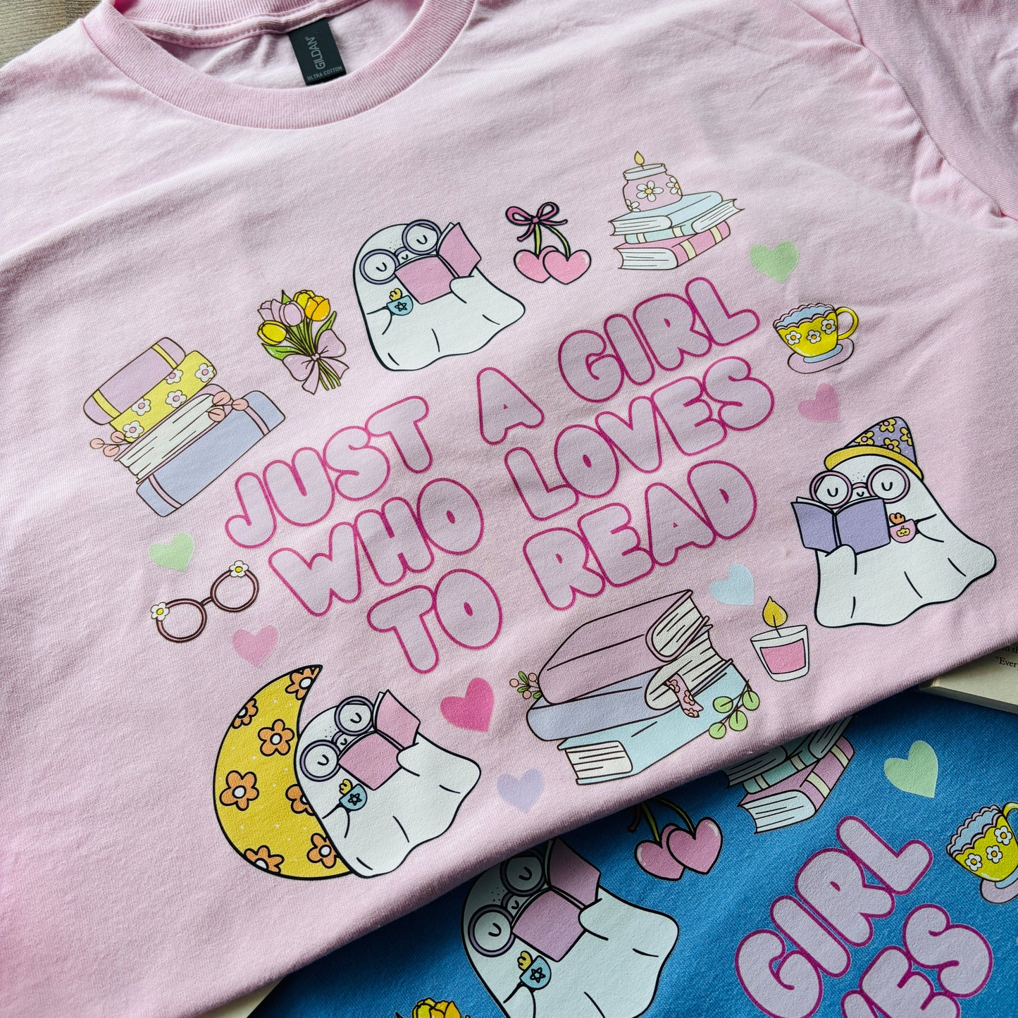 JUST A GIRL WHO LOVES TO READ PRINTED T-SHIRT/SWEATSHIRT
