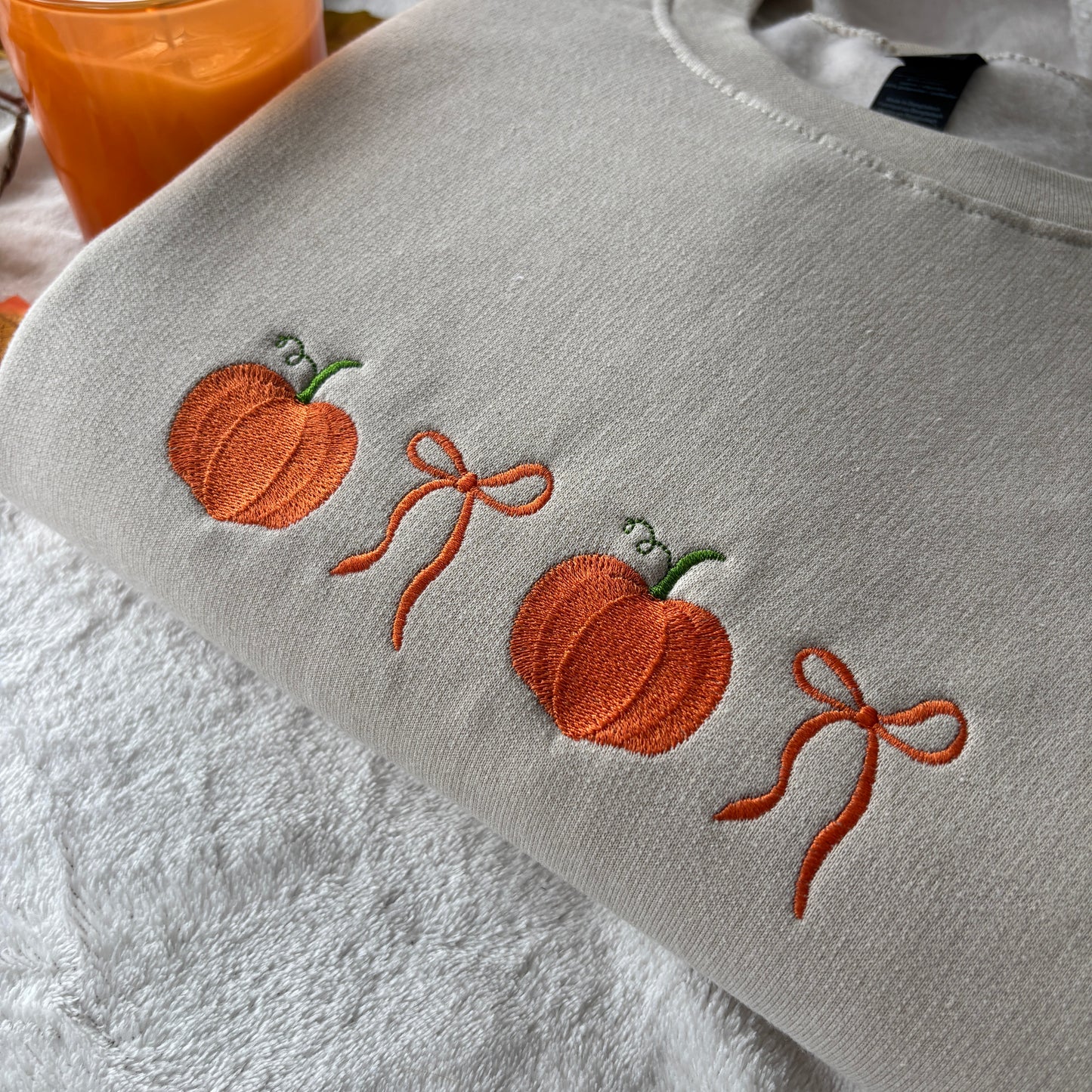 PUMPKINS & BOWS EMBROIDERED SWEATSHIRT