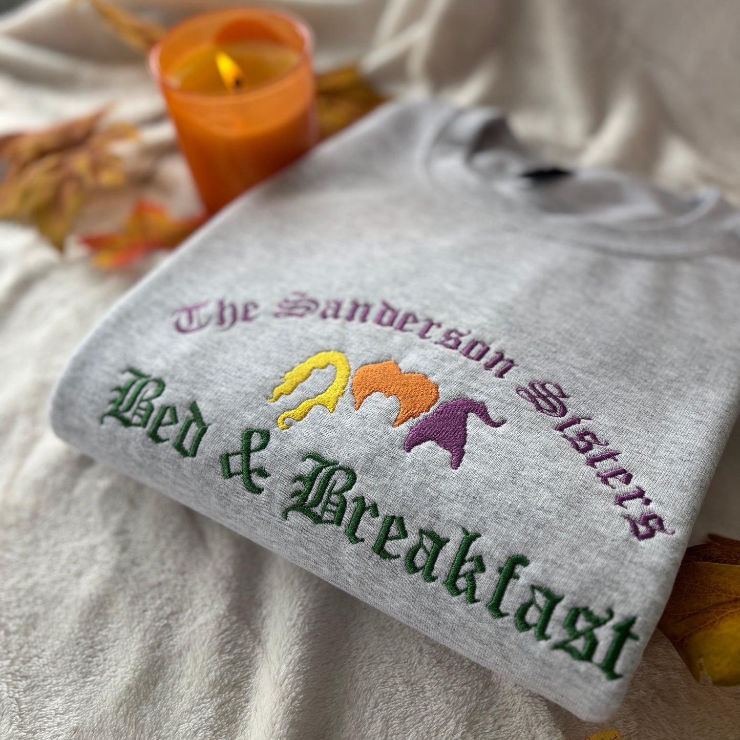SANDERSON BED & BREAKFAST EMBROIDERED SWEATSHIRT