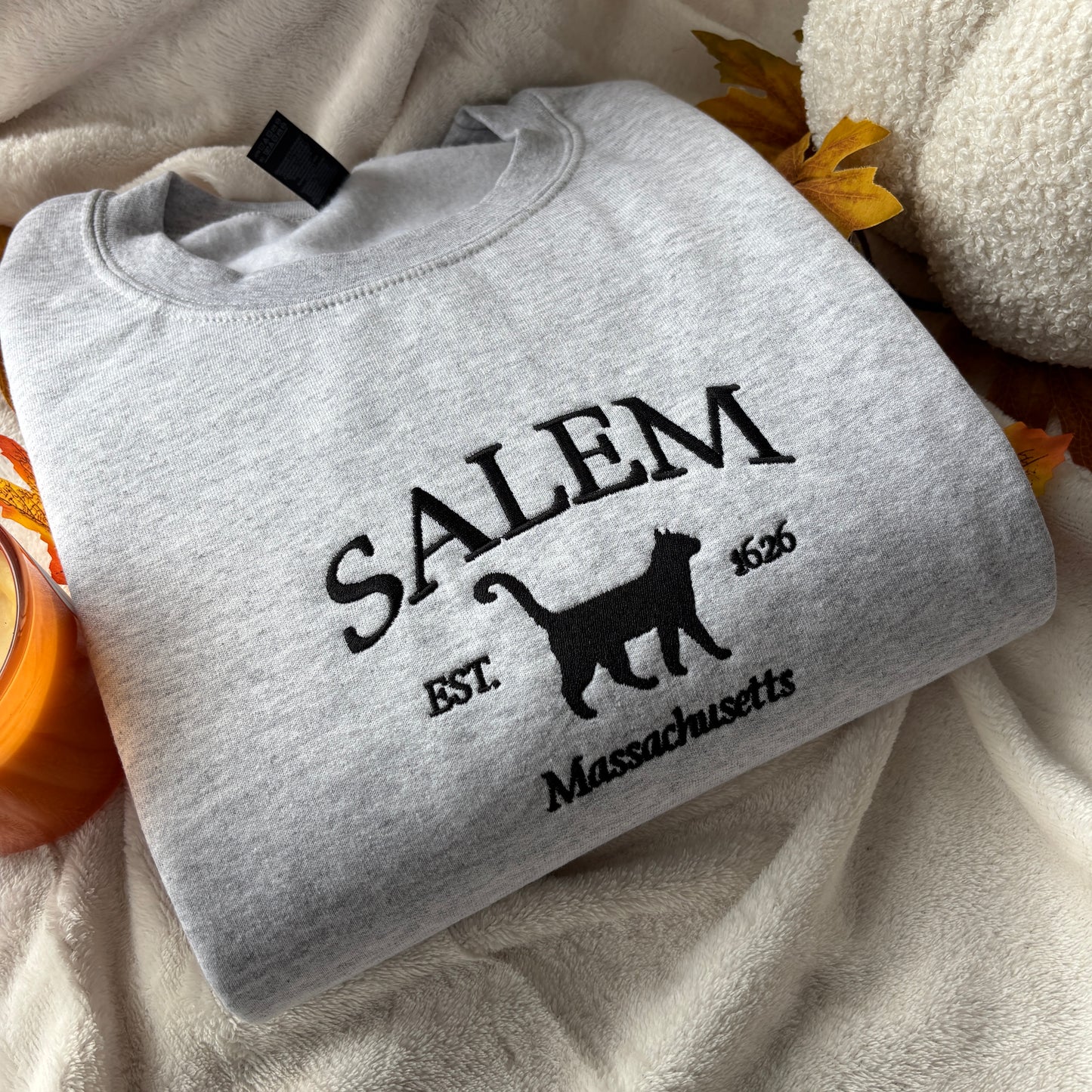 SALEM MASSACHUSETTS EMBROIDERED SWEATSHIRT