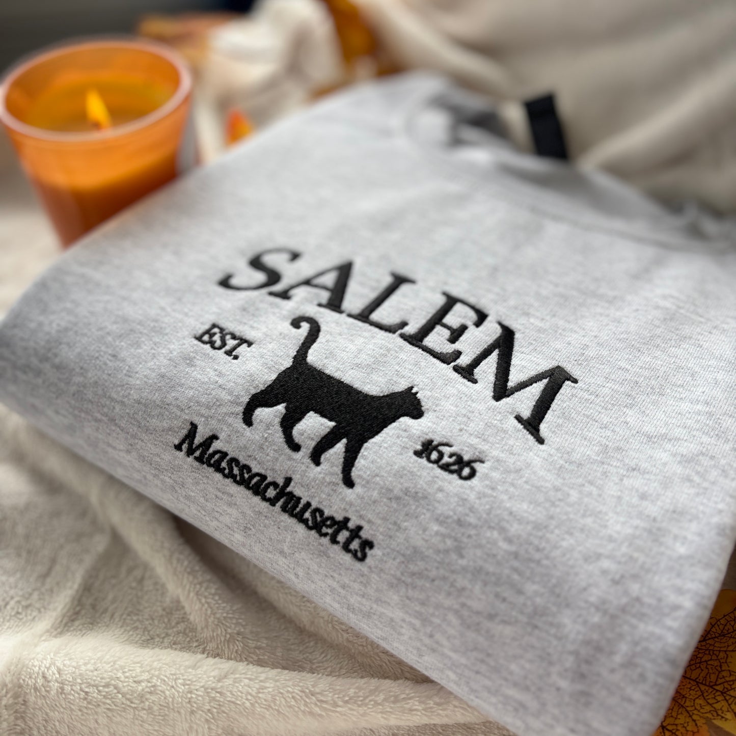 SALEM MASSACHUSETTS EMBROIDERED SWEATSHIRT