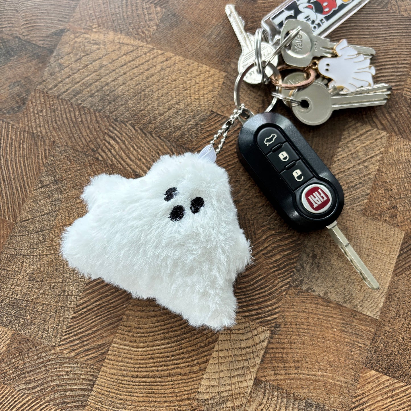 LITTLE FLUFFY GHOSTIE KEYCHAIN/BAG CHARM đģ