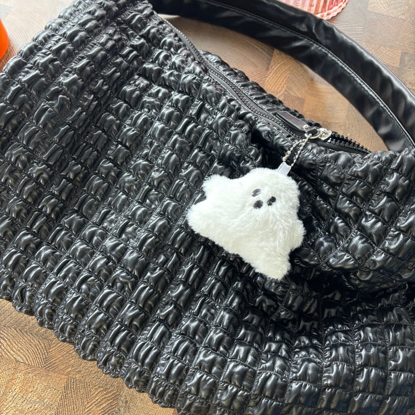 LITTLE FLUFFY GHOSTIE KEYCHAIN/BAG CHARM đģ