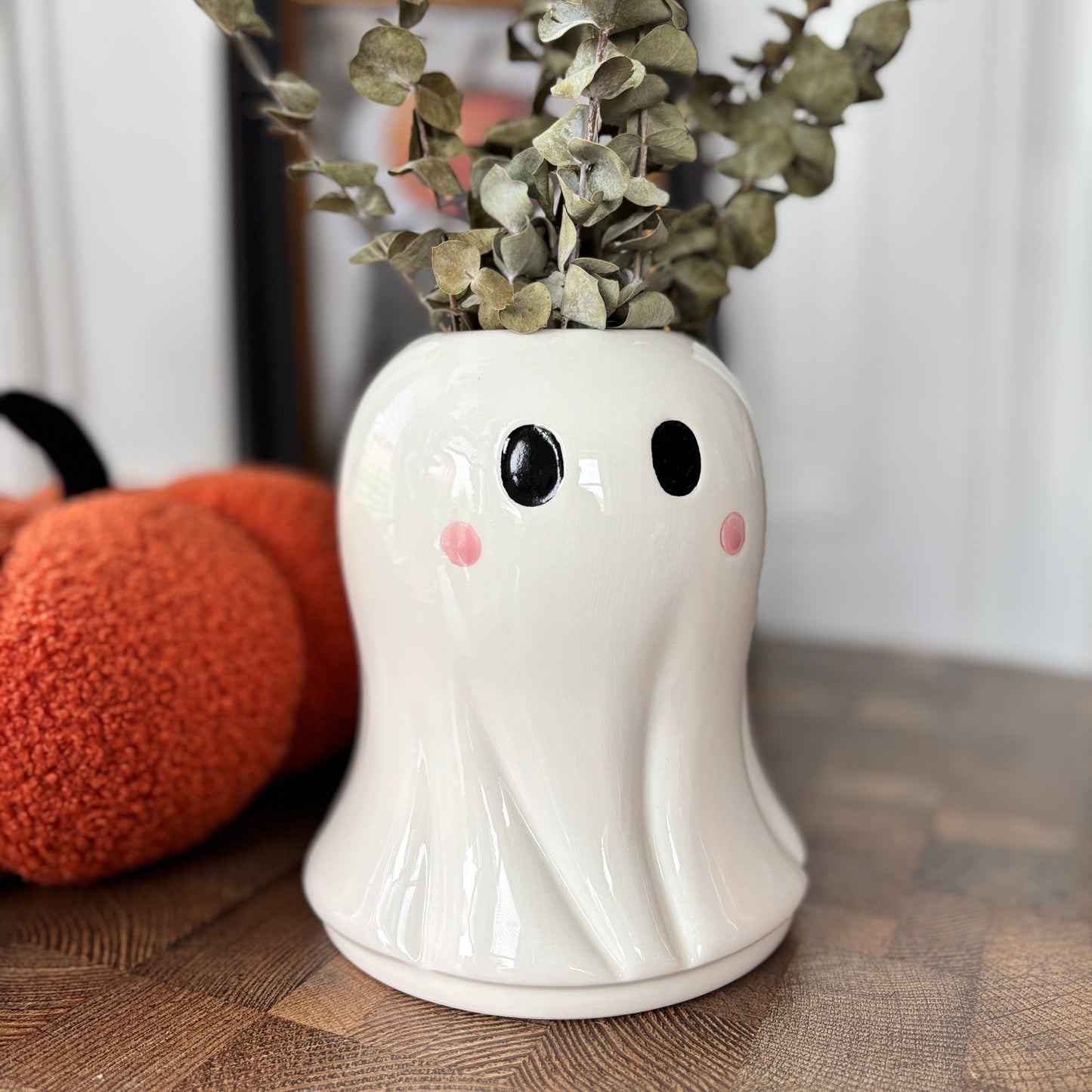 ADORABLE GHOST VASE