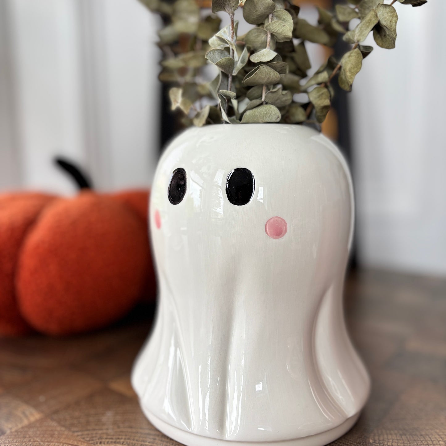 ADORABLE GHOST VASE