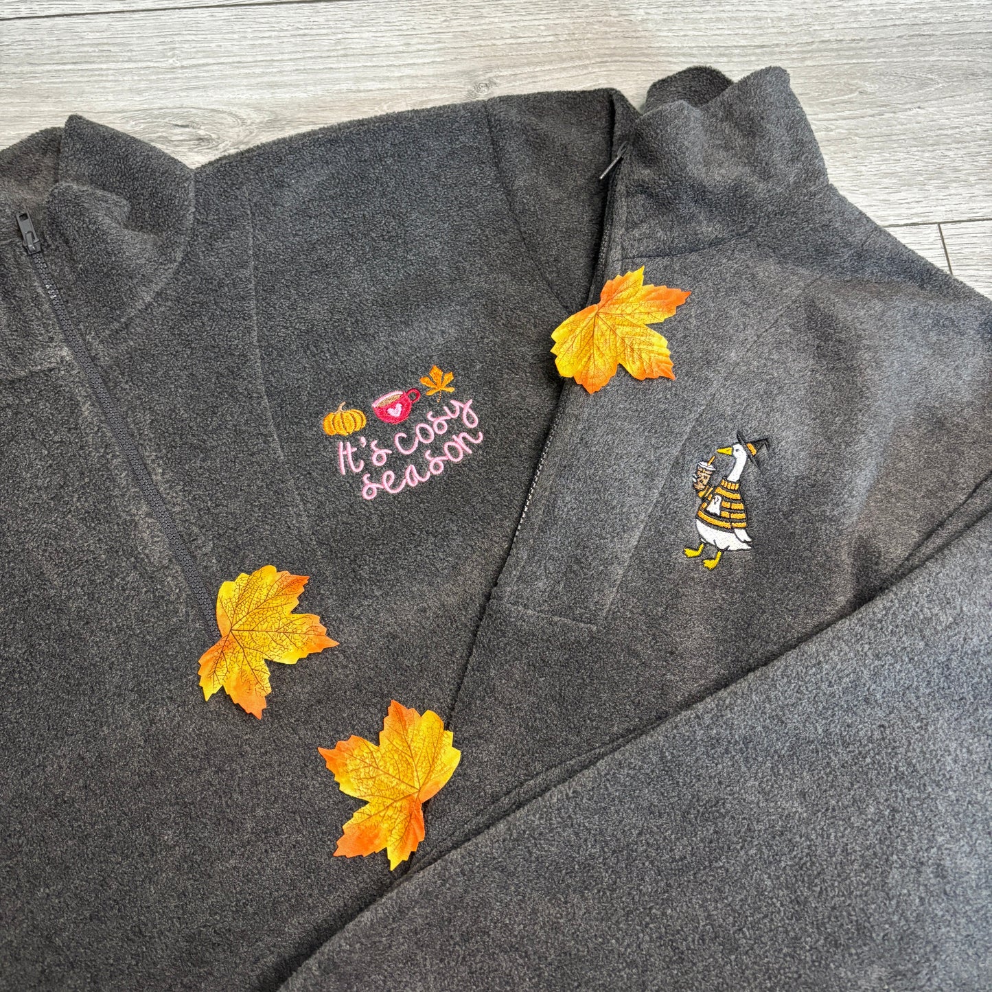 SUPER COSY EMBROIDERED FLEECE