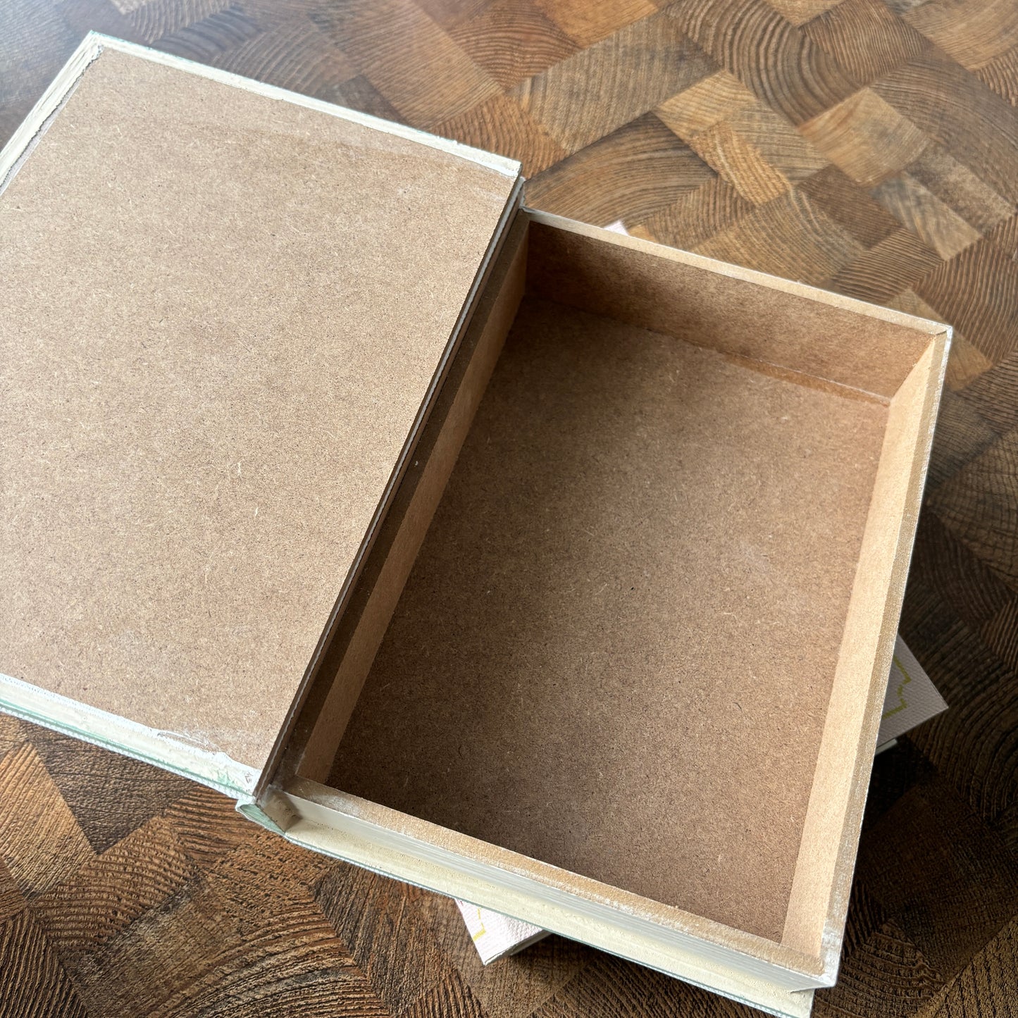 PASTEL BOOKISH STORAGE BOX