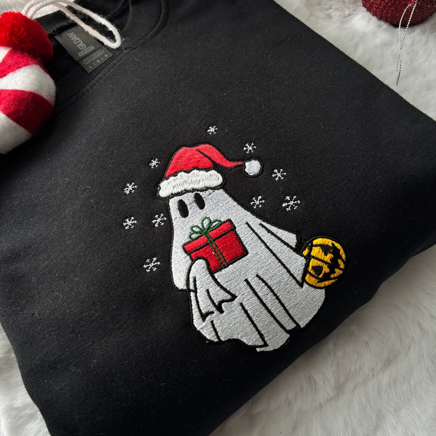 CHRISTMAS GHOST EMBROIDERED SWEATSHIRT