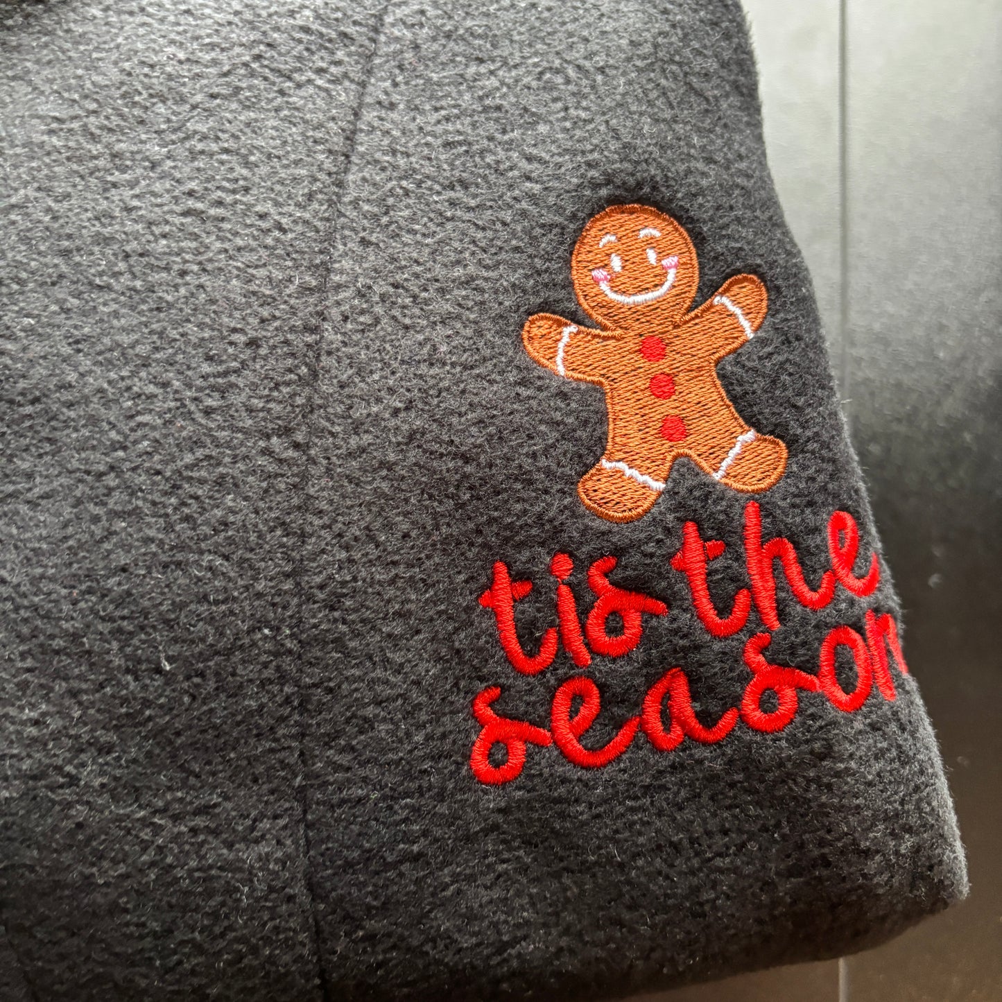 LARGE BLACK TIS THE SEASON EMBROIDERED FLEECE *SAMPLE*