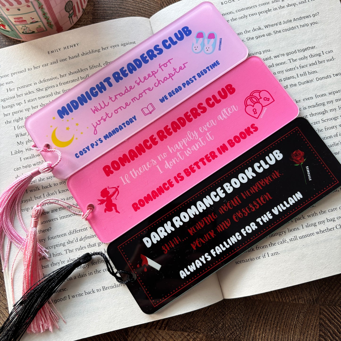 STITCHESS EXCLUSIVE ACRYLIC TASSEL BOOKMARK