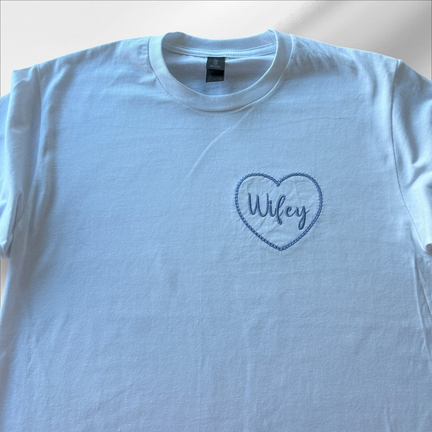 WIFEY EMBROIDERED T-SHIRT/SWEATSHIRT