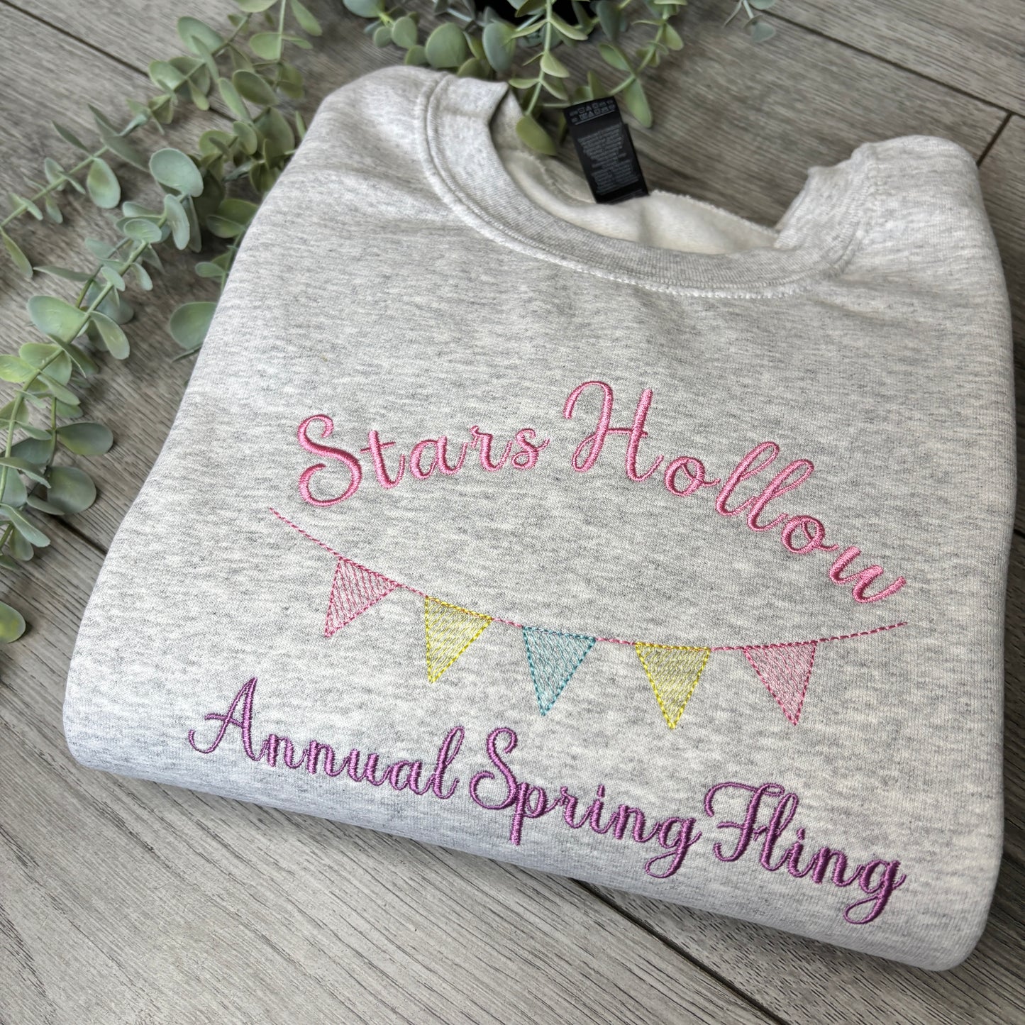 STARS HOLLOW ANNUAL SPRING FLING EMBROIDERED SWEATSHIRT