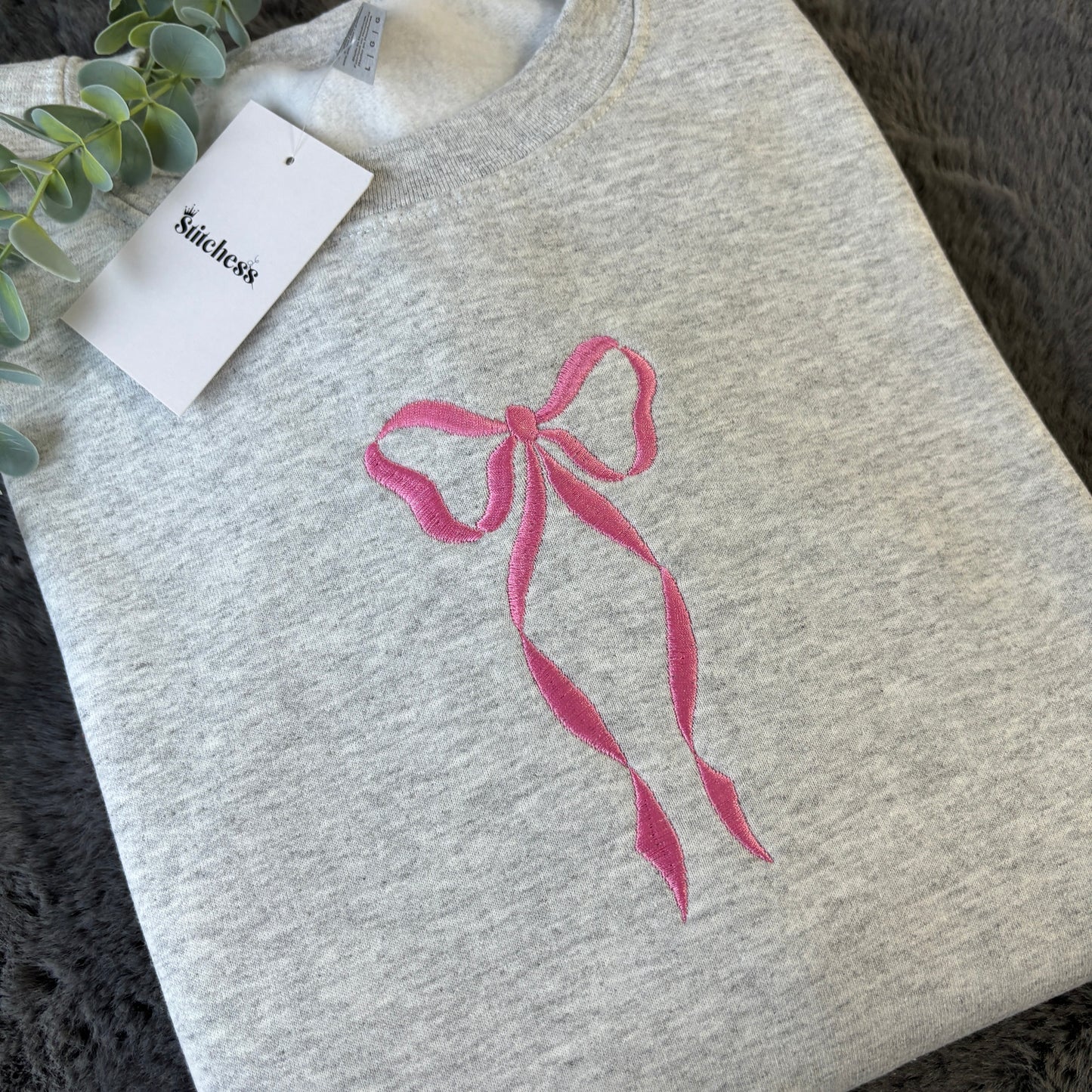 BOW EMBROIDERED SWEATSHIRT