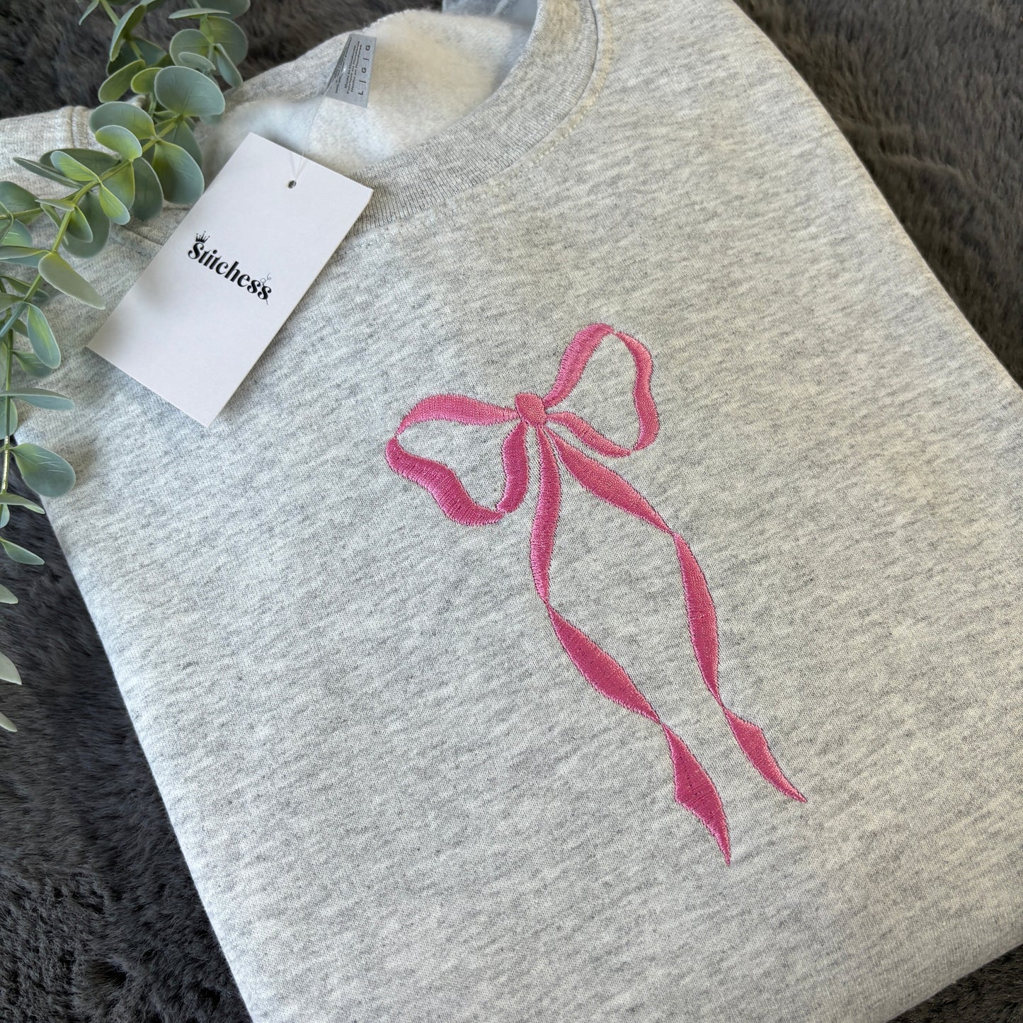 BOW EMBROIDERED SWEATSHIRT