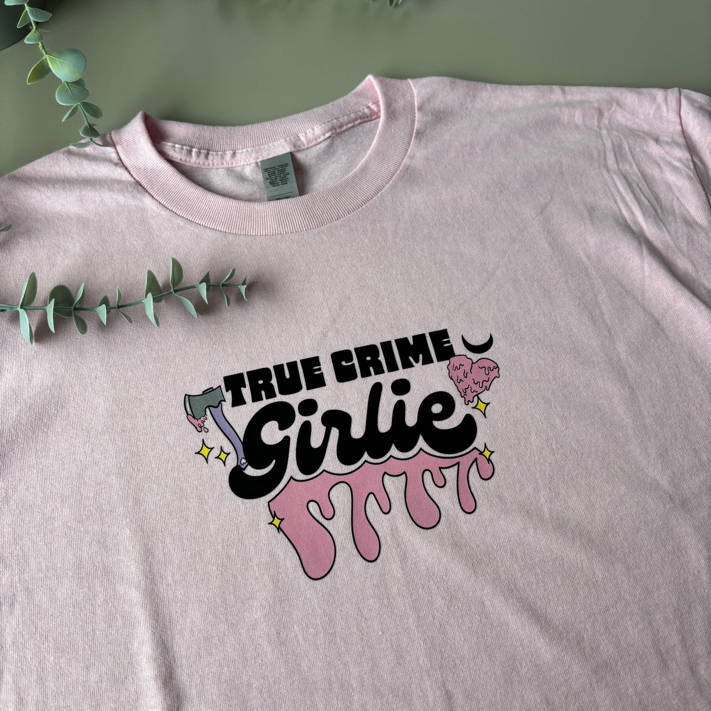 TRUE CRIME GIRLIE PRINTED T-SHIRT/SWEATSHIRT