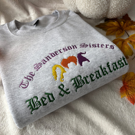 SANDERSON BED & BREAKFAST EMBROIDERED SWEATSHIRT