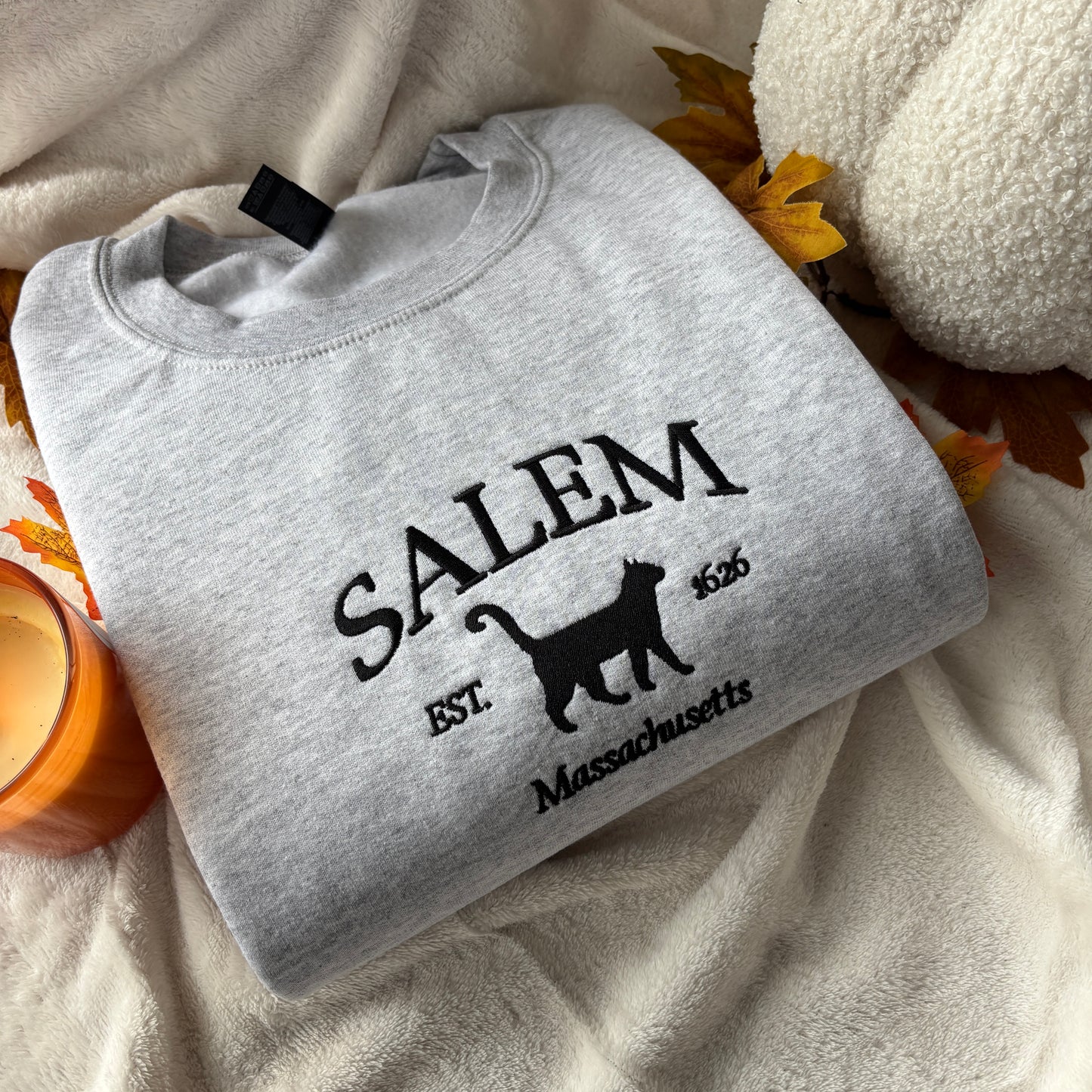 SALEM MASSACHUSETTS EMBROIDERED SWEATSHIRT