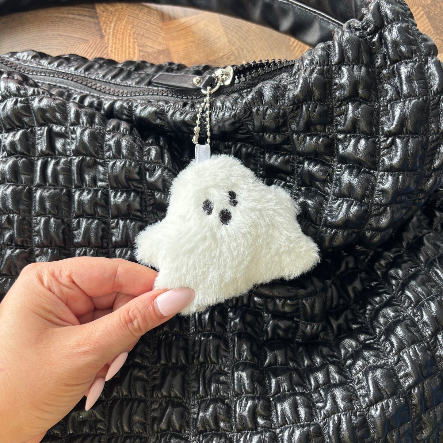 LITTLE FLUFFY GHOSTIE KEYCHAIN/BAG CHARM 👻