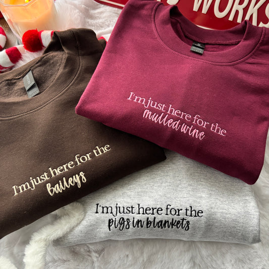 I'M JUST HERE FOR THE SLOGAN CHRISTMAS EMBROIDERED T-SHIRT