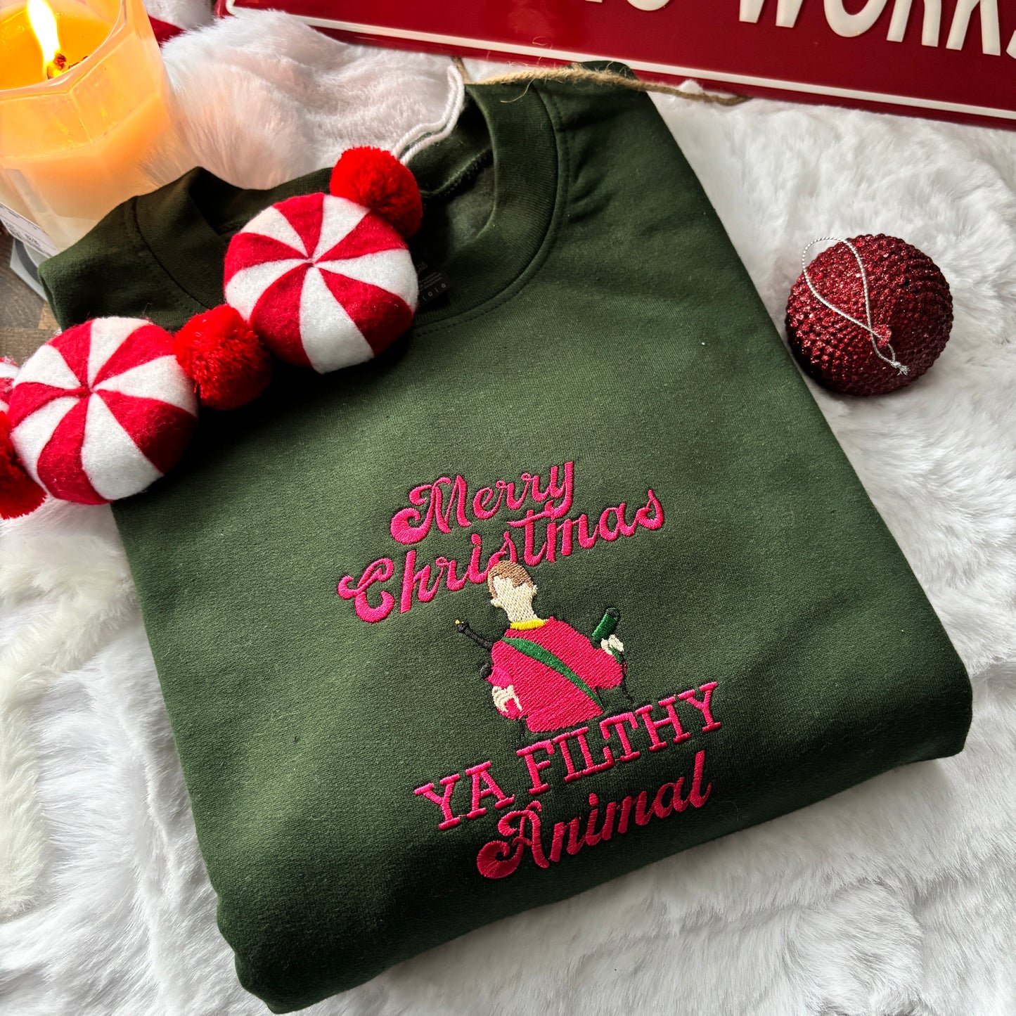 HOME ALONE FILTHY ANIMAL EMBROIDERED SWEATSHIRT