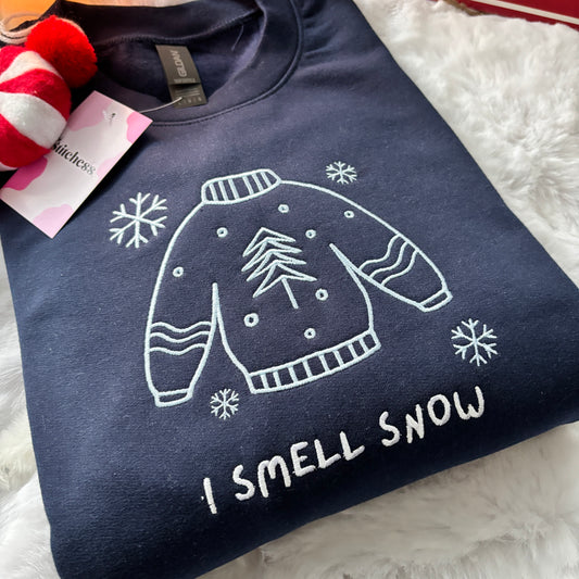 I SMELL SNOW EMBROIDERED SWEATSHIRT