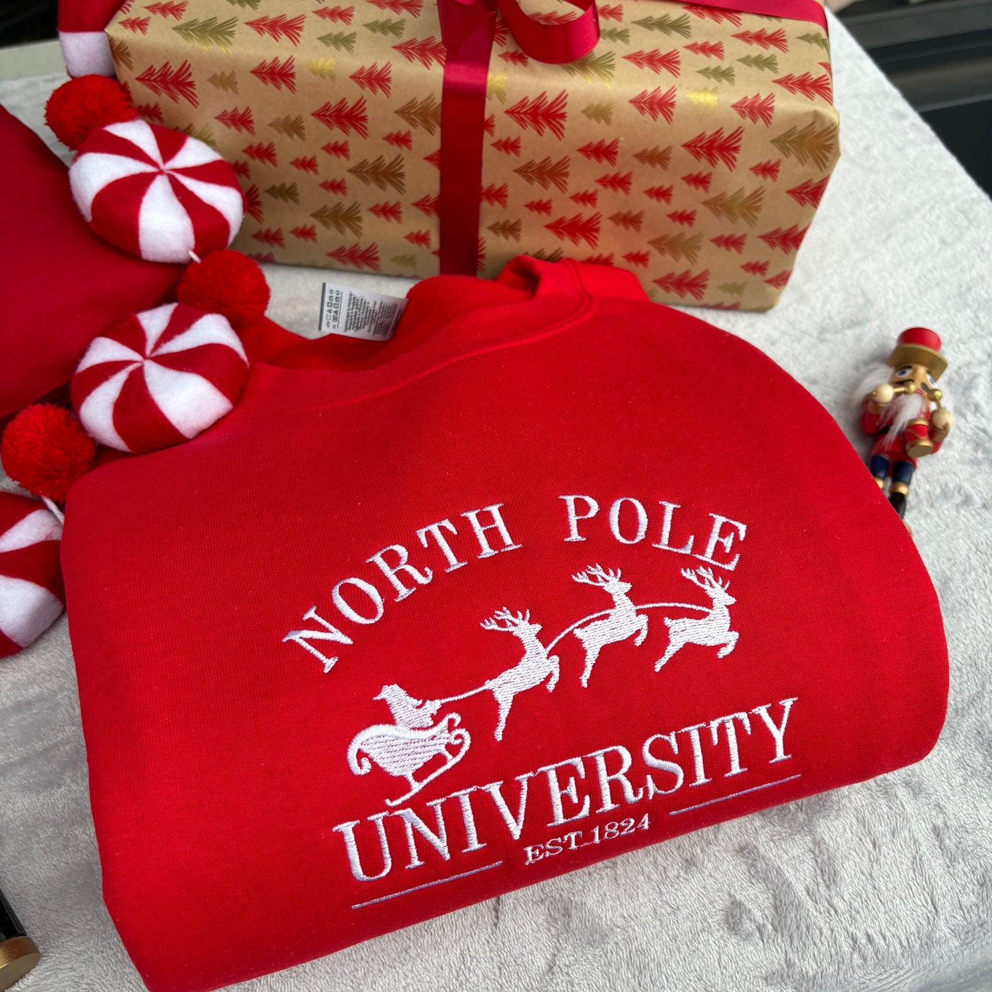 NORTH POLE UNIVERSITY EMBROIDERED SWEATSHIRT