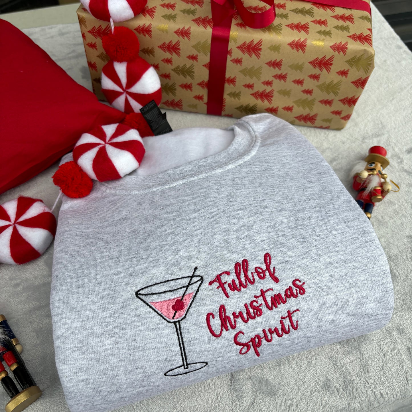 CHRISTMAS SPIRIT EMBROIDERED SWEATSHIRT