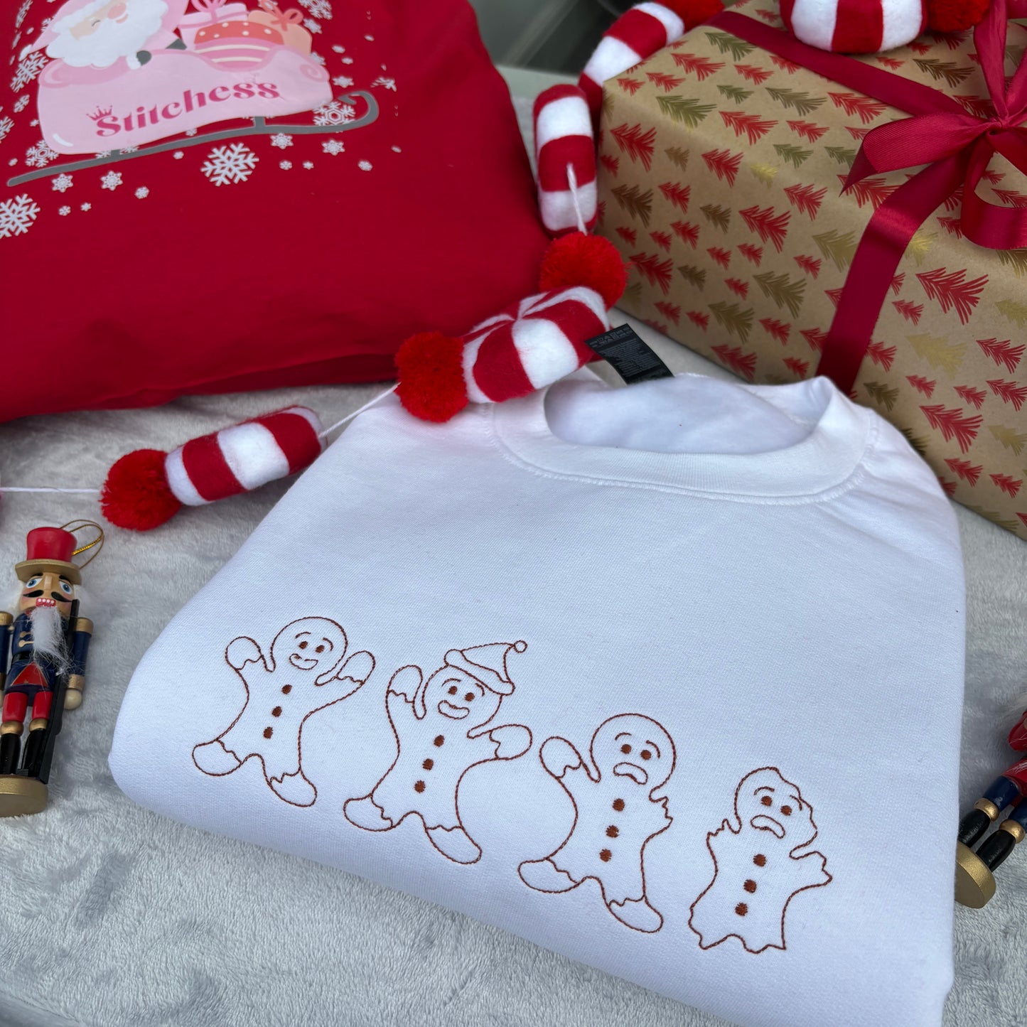 CUTE GINGERBREAD EMBROIDERED SWEATSHIRT