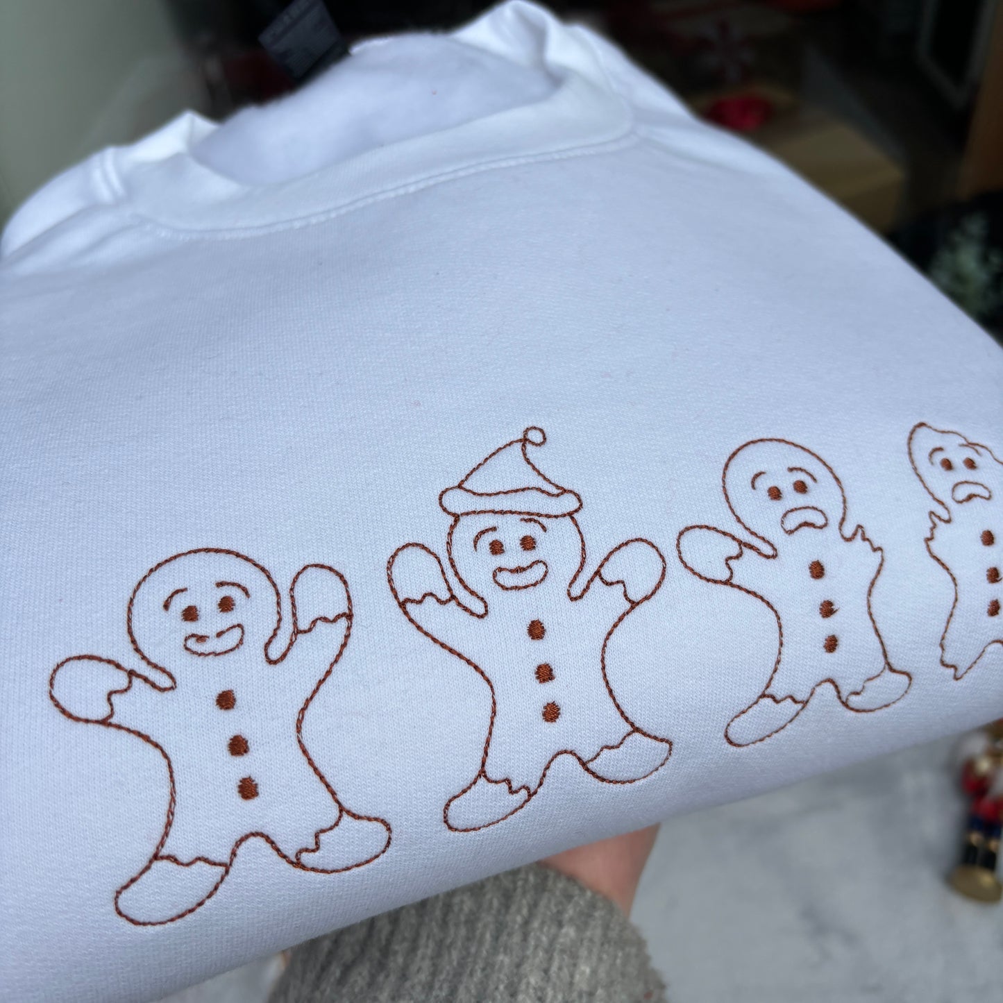 CUTE GINGERBREAD EMBROIDERED SWEATSHIRT