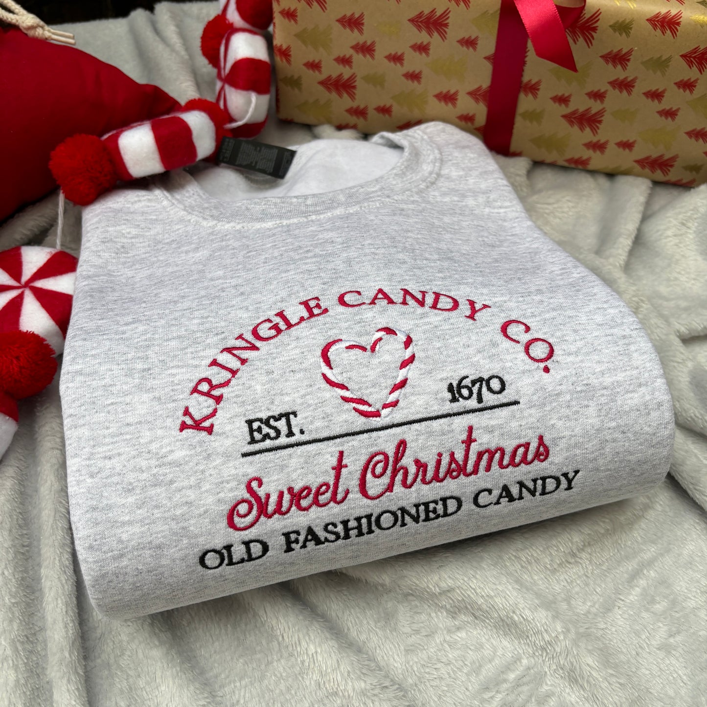 KRINGLE CANDY CO EMBROIDERED SWEATSHIRT