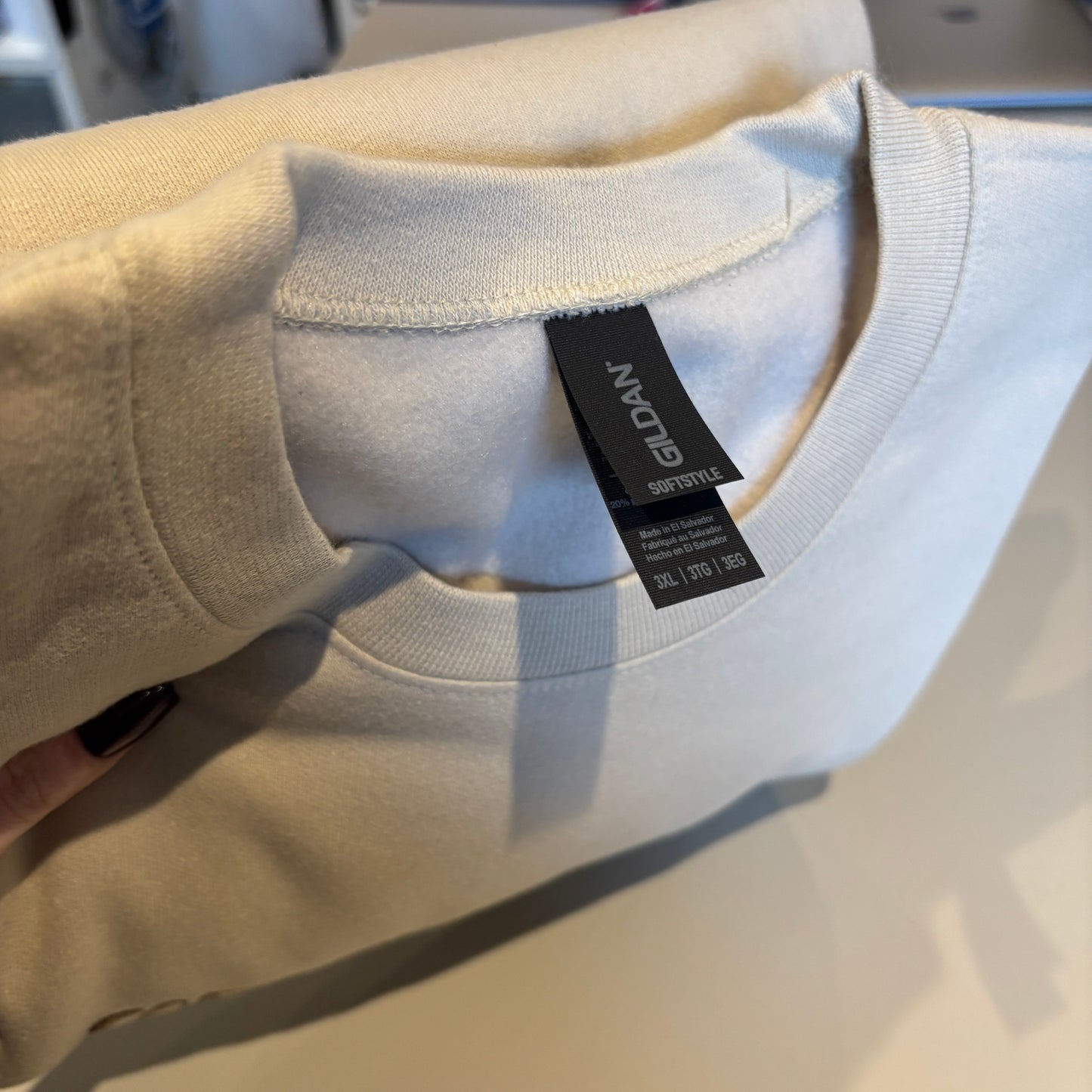 3XL BEIGE COFFEE & BOOKS EMBROIDERED SWEATSHIRT *SAMPLE*