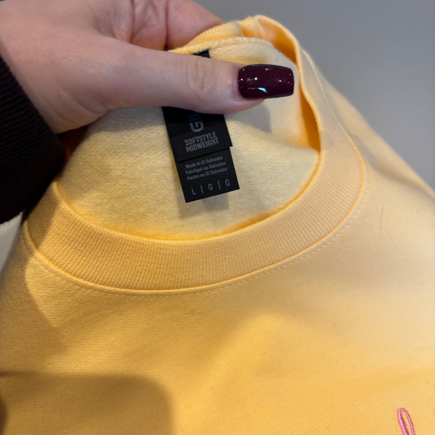 LARGE YELLOW CERTIFIED GILMORE GIRLIE EMBROIDERED SWEATSHIRT *SAMPLE*