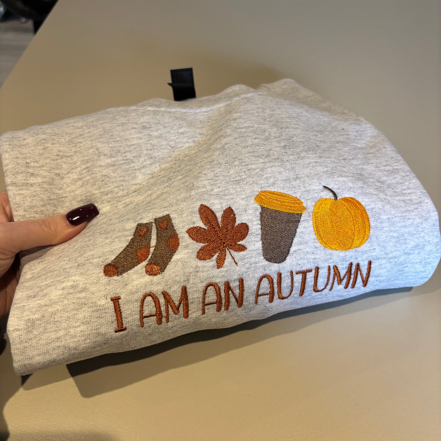 MEDIUM ASH I'M AN AUTUMN EMBROIDERED SWEATSHIRT *SAMPLE*